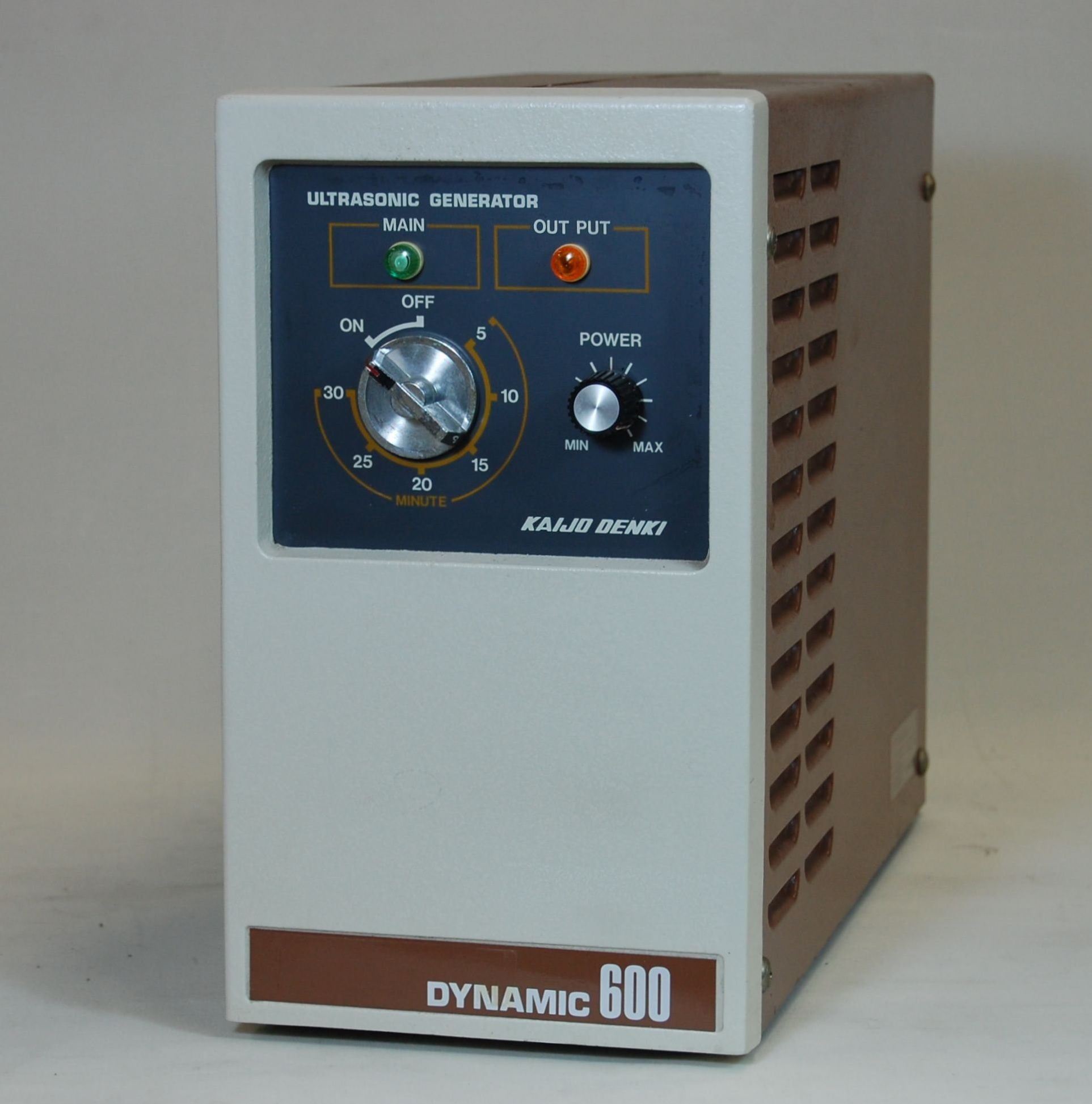 【展示室】展示機器の紹介　工業用超音波洗浄機 ダイナミック  6361型発振器