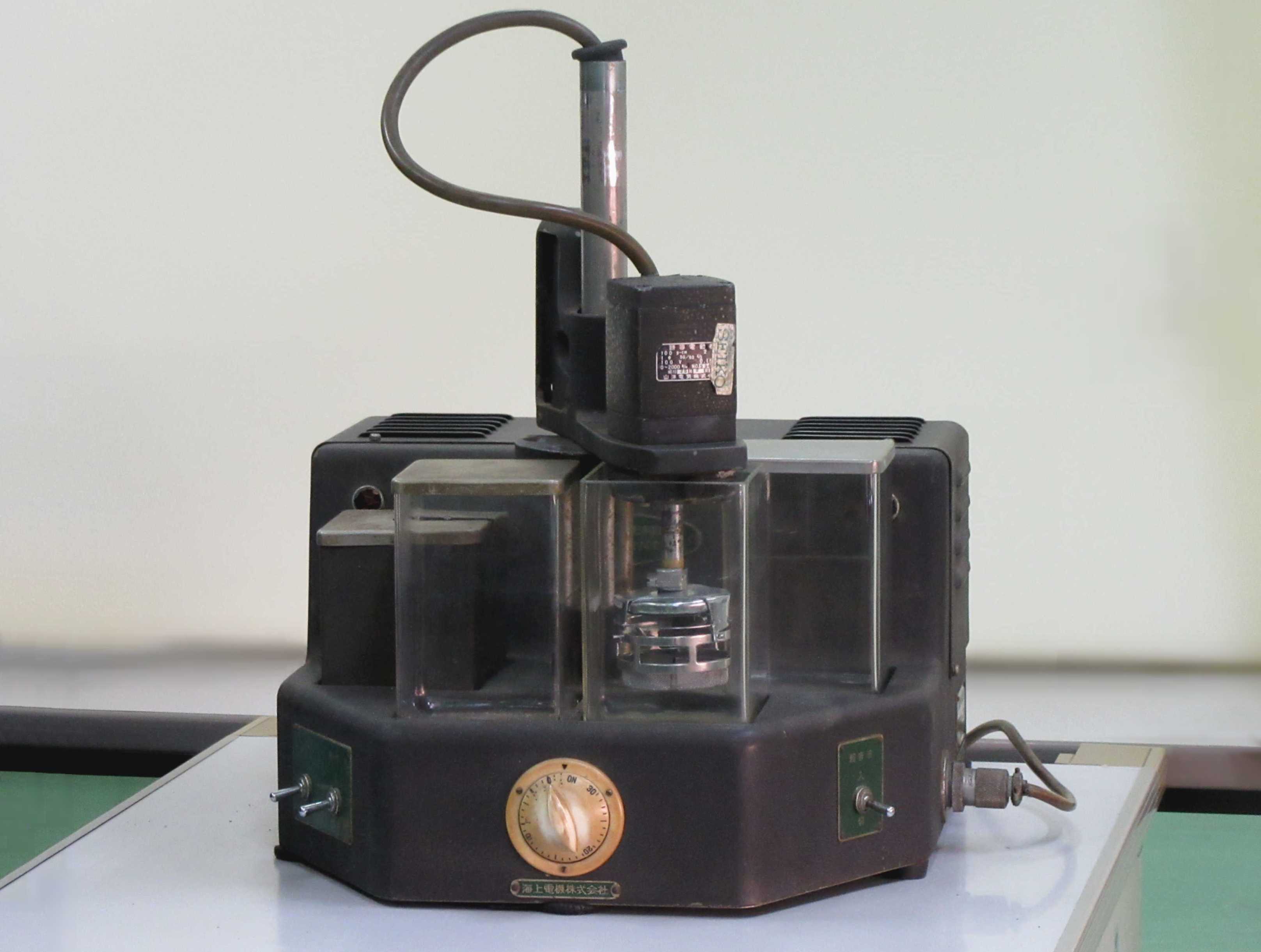 【展示室】展示機器の紹介　時計用超音波洗浄機　ＣＡ－２７０２型