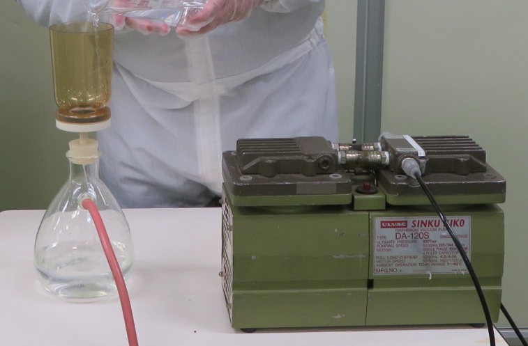 【実験室】洗浄評価方法（測定器）の紹介　吸引濾過器（フィルター補足法）